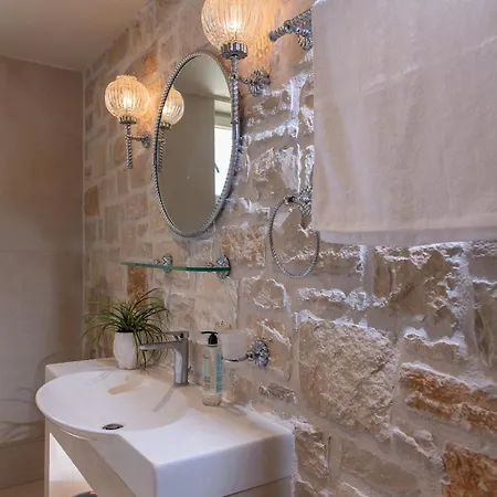 Niragia With Magnificent View Villa